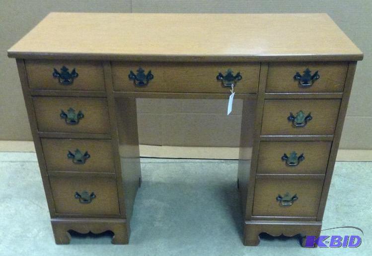 Great Knee Hole Desk
