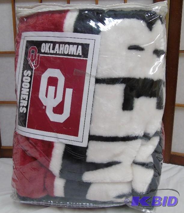 NEW &quotOklahoma Sooners&quot Plush Blanke...