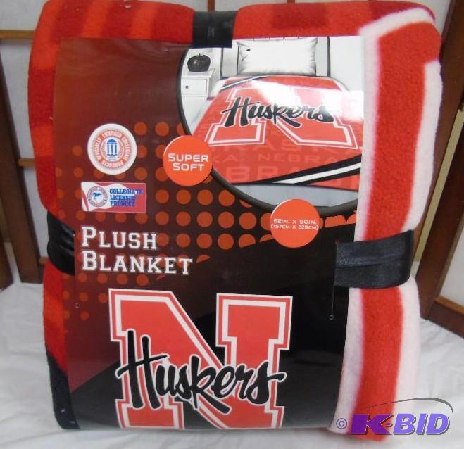 NEW &quotNebraska Cornhuskers&quot Plush Bl...
