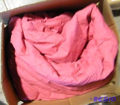lot 195 image: Pink Comforter - King - Soiled - Has quite a ...