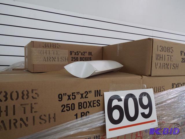#13085 White Pillow Box 9x5x2