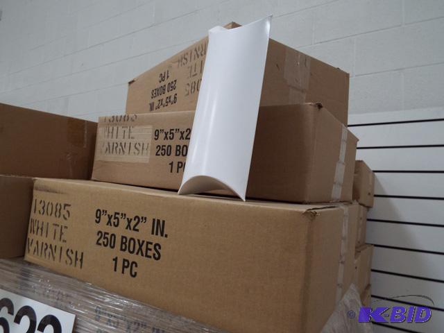 #13085 White Pillow Box 9x5x2