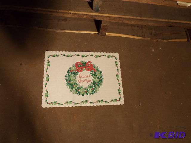 #6403xs6 Seasons Greetings Wreath Placemat