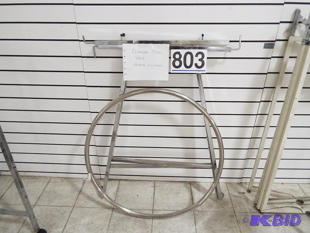 1 Circular Clothing Rack-Missing 2 casters