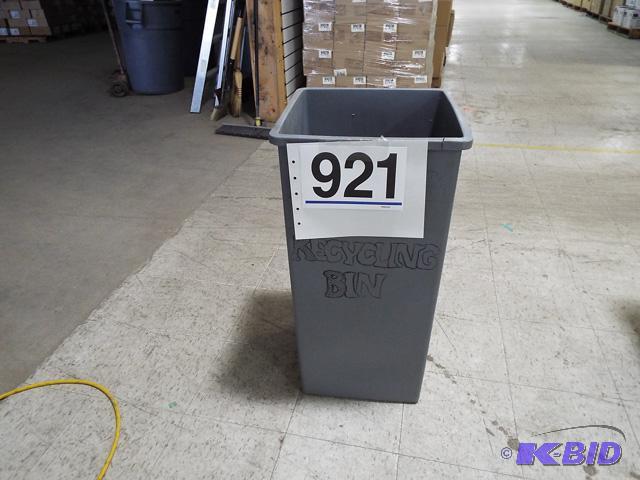 Plastick Trash Can 32