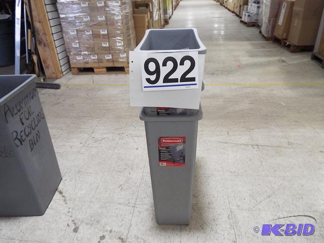 3 Rubbermaid Slim Jim 23 Gallon Trash Can 20x11x30