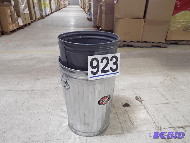2 Metal Trash Cans