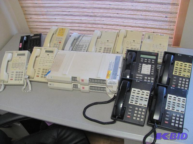 lot 114 image: LUCENT Partner Communications System (Model #...
