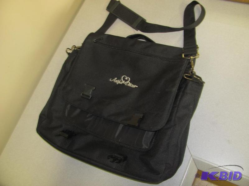 lot 157 image: Zippered ARTFUL DCOR Laptop Computer Bag with...