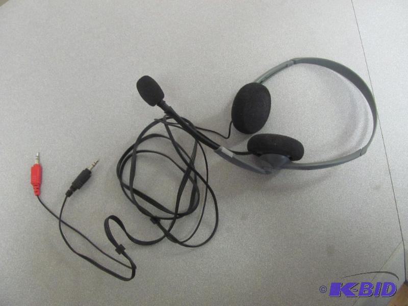lot 159 image: AVID Headset with Microphone. Not tested by u...