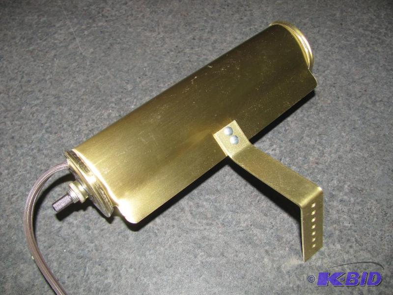 lot 48 image: This NEW 6.5" Electric Artwork Light is ...