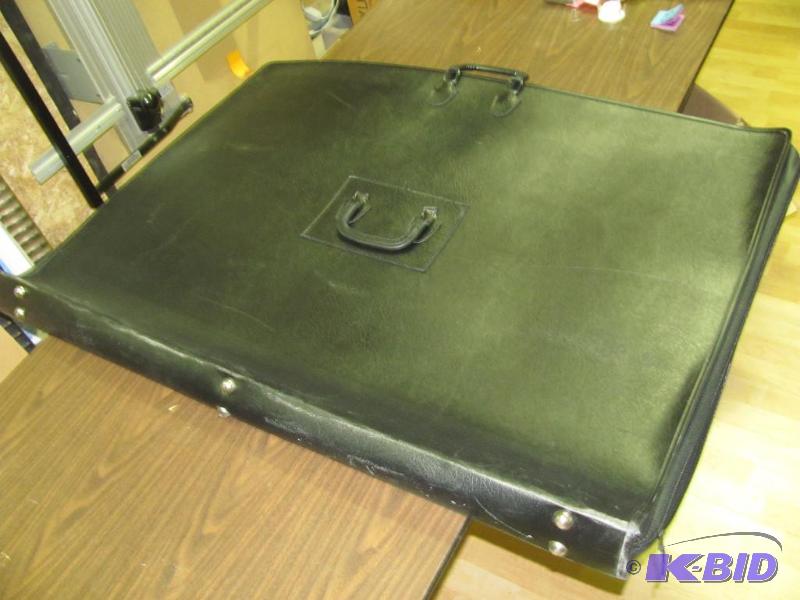 lot 75 image: Large Zippered ArtworkDocument Portfolio. Gr...