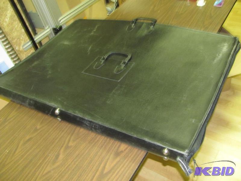 lot 77 image: Large Zippered ArtworkDocument Portfolio. Gr...