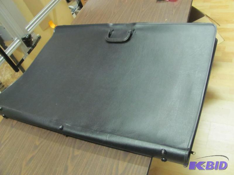 lot 79 image: Zippered ArtworkDocument Portfolio. Great fo...