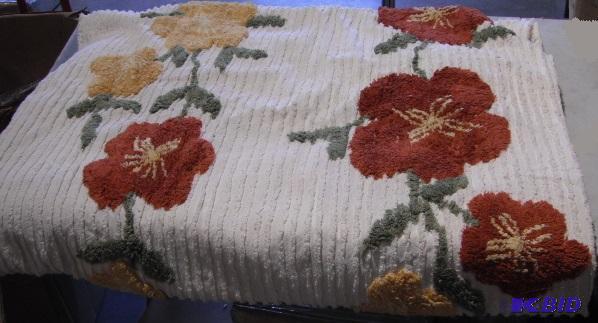 lot 122 image: Chenille Bedspread - 80" x 108" - 1...