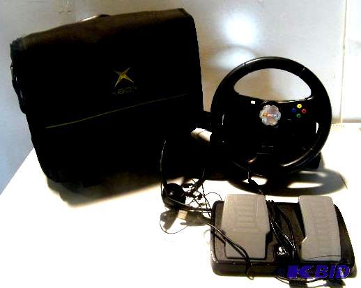 lot 173 image: Xbox 360 Heavy Duty Carrying Bag with Strap -...