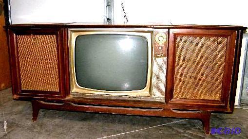 lot 196 image: Admiral Entertainment Center Old Entertainmen...