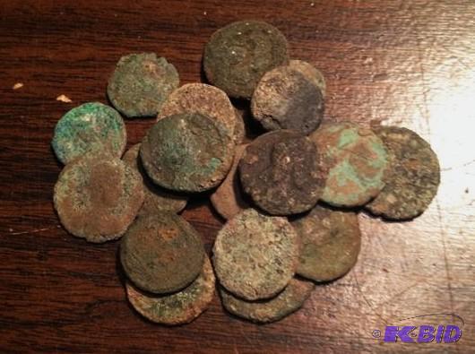 1 Lot of 20 UNSEARCHEDUNCLEANED out of the ground Ancient Roman Coins 1500 Year Old Coins Mixed