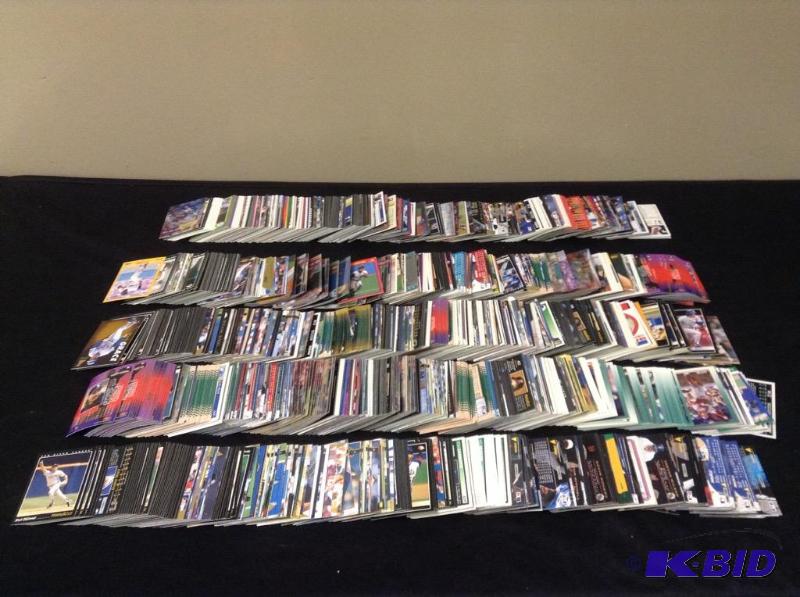Large Lot of Baseball Trading Cards