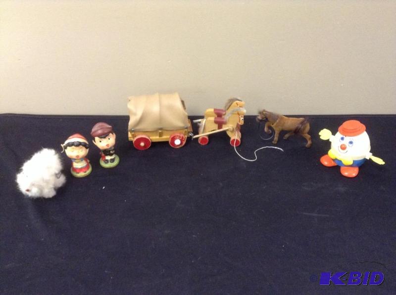 lot 107 image: Lot of vintage toys