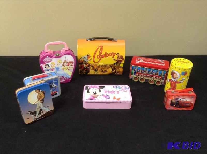 lot 113 image: Lot of tin lunchboxes and boxes