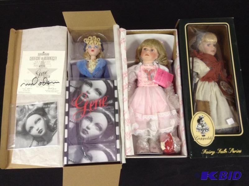 lot 24 image: 3 Decorative Dolls