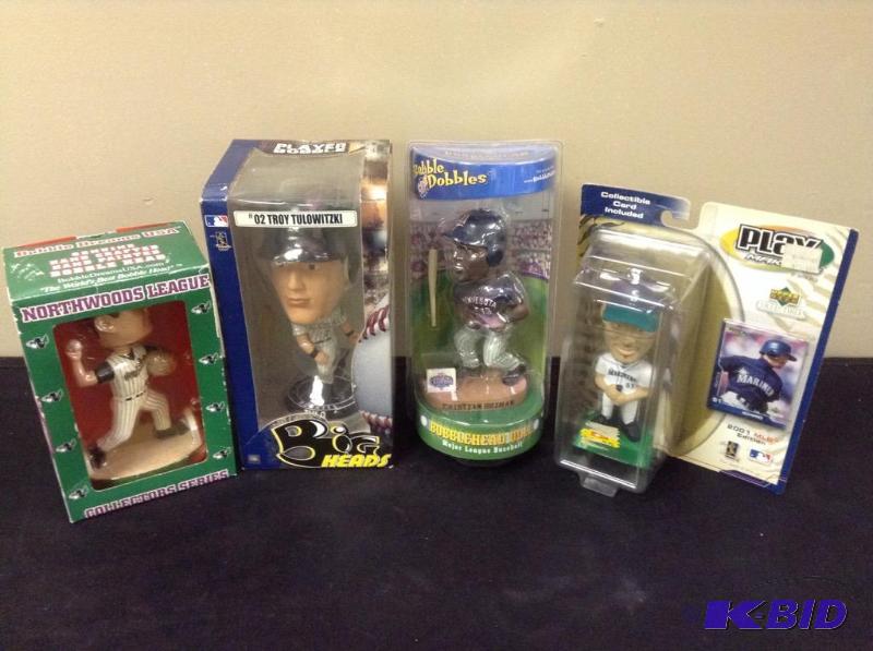 lot 40 image: 4 Baseball Bobbleheads