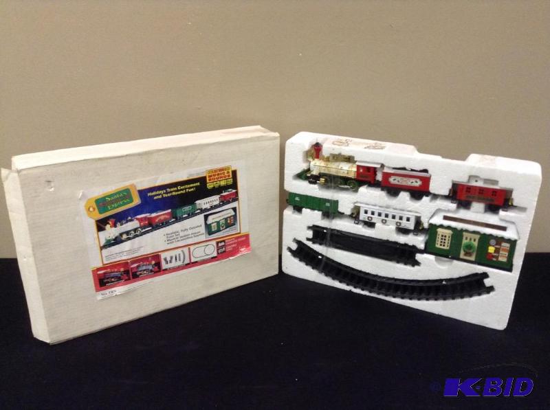 lot 53 image: Santas Musical Express Tain