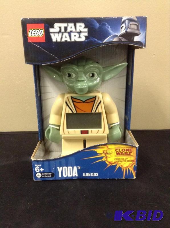 lot 63 image: Lego Star Wars Yoda Alarm Clock