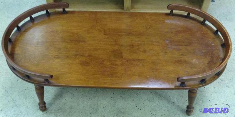 lot 71 image: Vintage coffee Table
