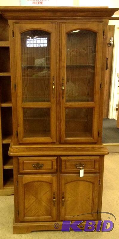 lot 72 image: China CabinetHutch