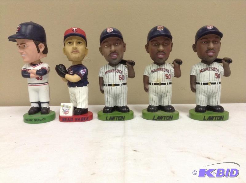 lot 8 image: 5 MN Twins Bobble Heads