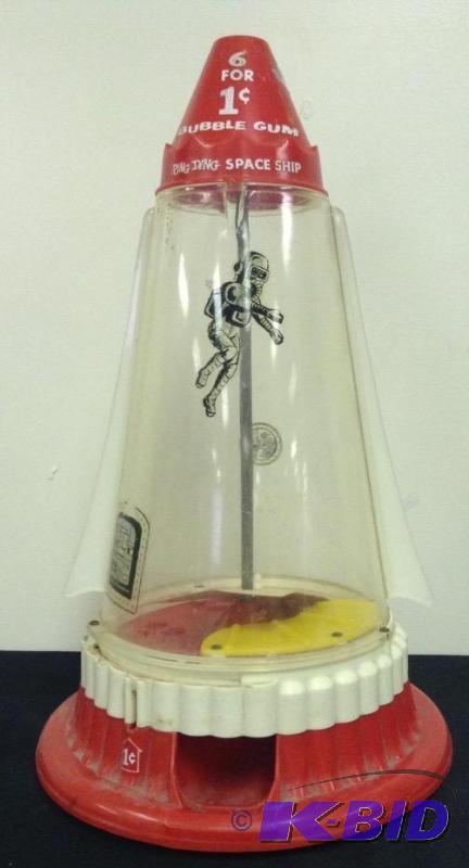 lot 3 image: Ring Ding Space Ship Gumball Machine