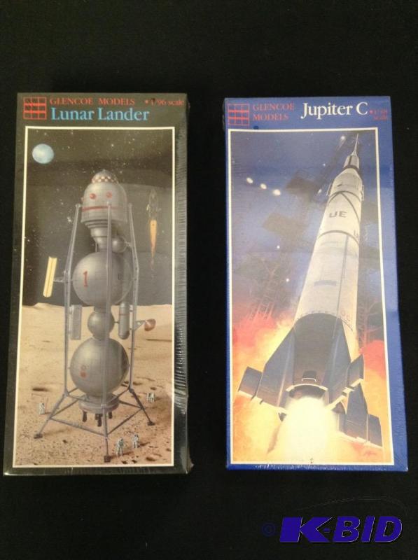 lot 84 image: Jupiter C & Lunar Lander Model Kits
