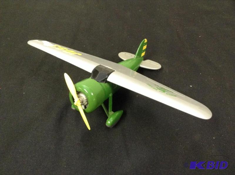 lot 90 image: Limited Edition John Deere Airplane