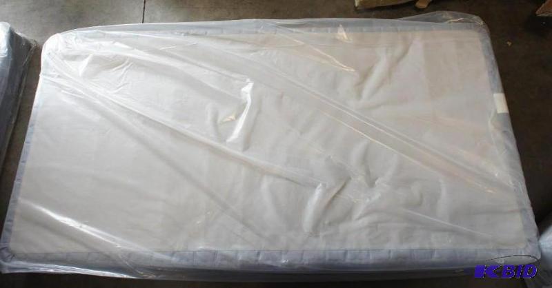 New Serta Twin Box Spring - MSRP&nbsp$119.9...