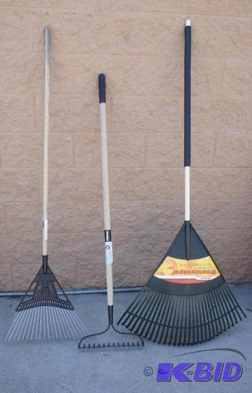 Lot of (3)&nbspvarious&nbsprakes. Large pla...