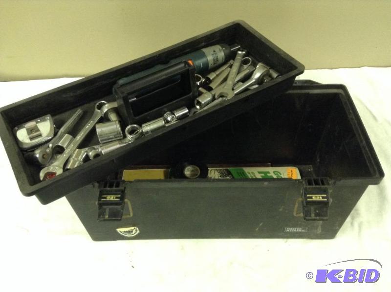 lot 130 image: Plastic Toolbox with Contents