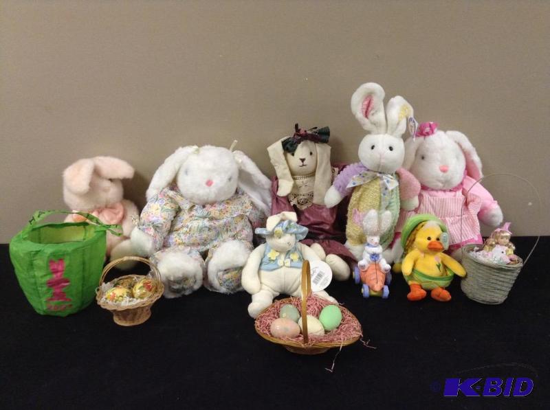 lot 139 image: Hippity Hoppity Easter Bunnies and More