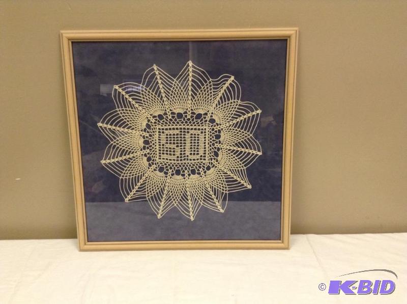 lot 163 image: Decorative Wall  Hanging