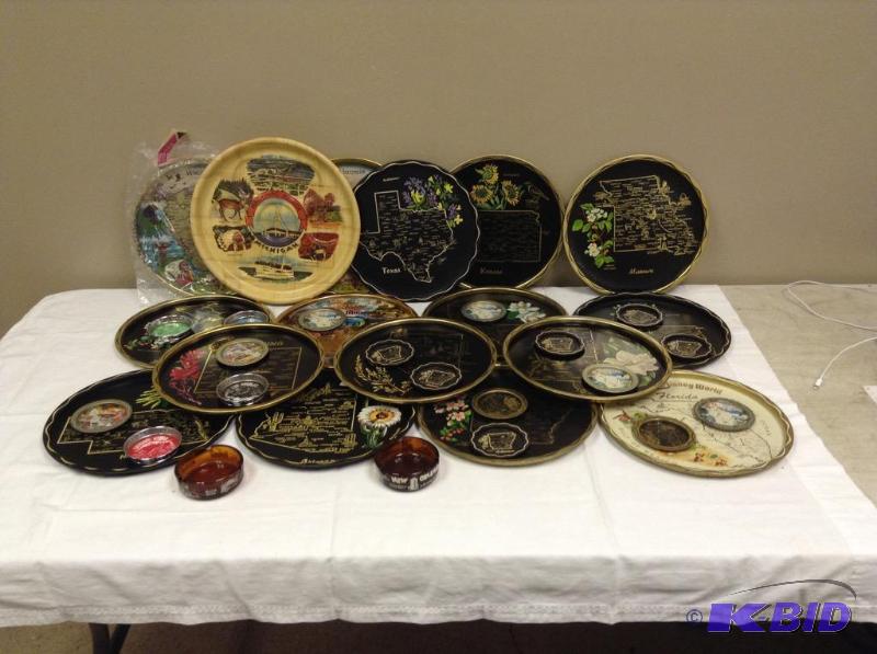 lot 166 image: Souvenir Trays