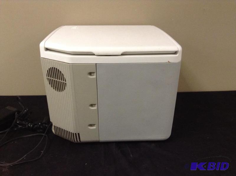 lot 167 image: Electric Igloo Cooler