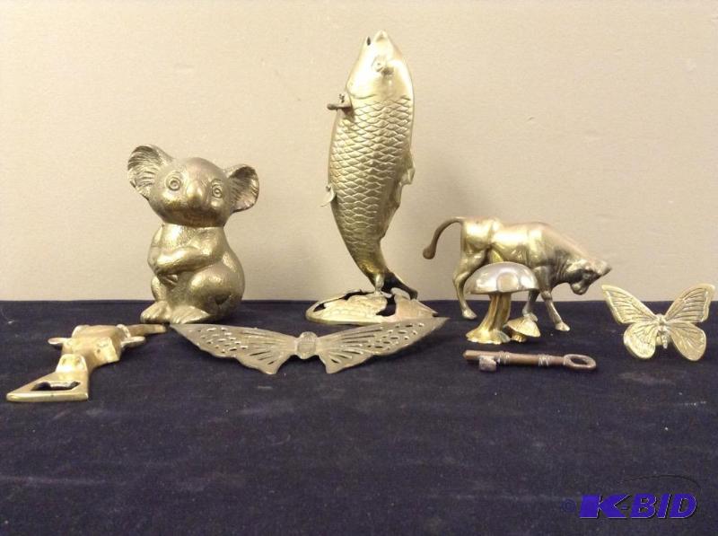 lot 26 image: Mixed Brass Lot Bulls Bears and More