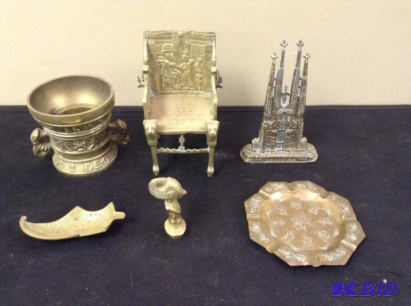 lot 50 image: Assortment of Brass Collectibles