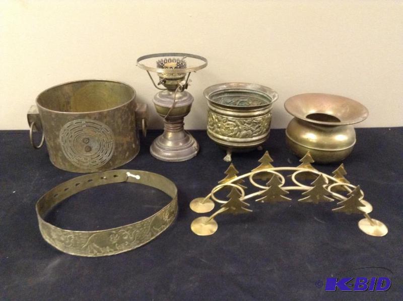 lot 55 image: Lot of Brass Items