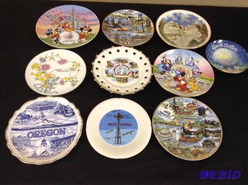 lot 65 image: Collectible Plate Lot - Souvenir, Disney, Parks and Anniversary