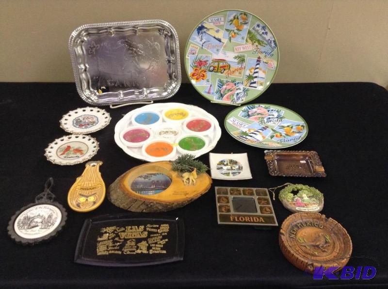 lot 66 image: Decorative Collectible Souvenir Group