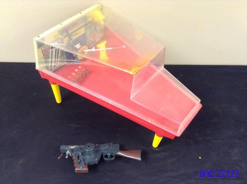 lot 70 image: Electro Shot Arcade Type Machine Gun Target Range