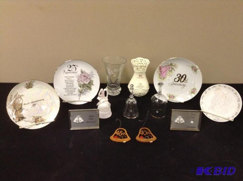 lot 80 image: Anniversary Commemorative Bells and Plates
