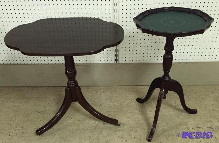 Lot of 2 Small Tables